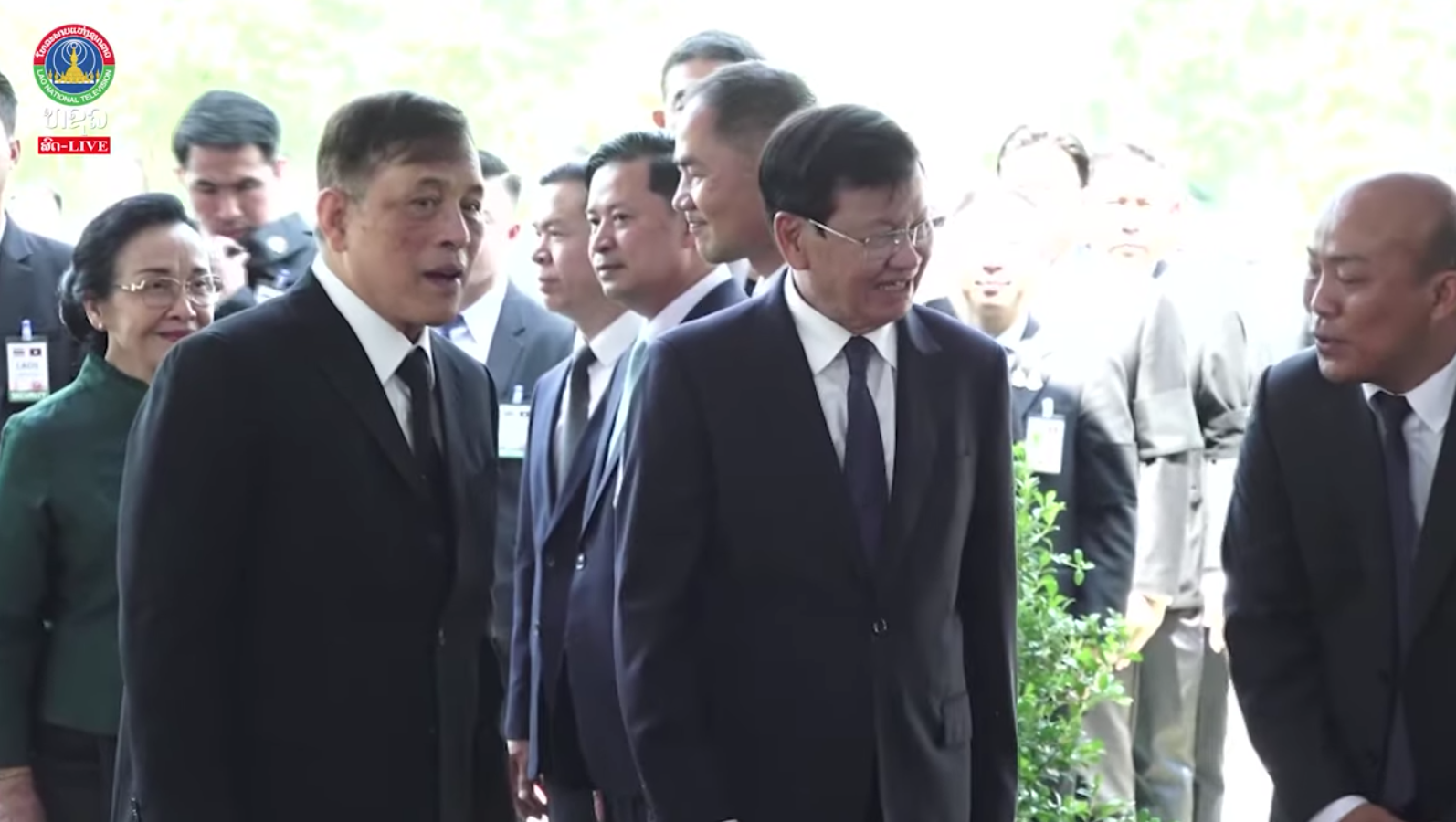 ພະບາດສົມເດັດ ພຣະວະຊິຣະເກົ້າເຈົ້າຢູ່ຫົວ  ຢ້ຽມຢາມ ສູນພັດທະນາ ແລະ ບໍລິການດ້ານການກະເສດຫ້ວຍຊອນ-ຫ້ວຍຊົ້ວ